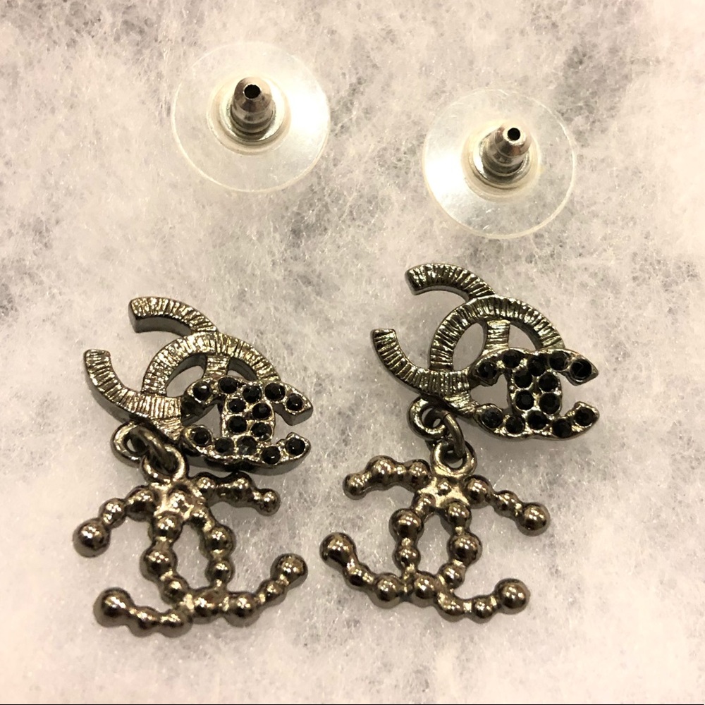 Chanel Black Stones Hanging Earrings